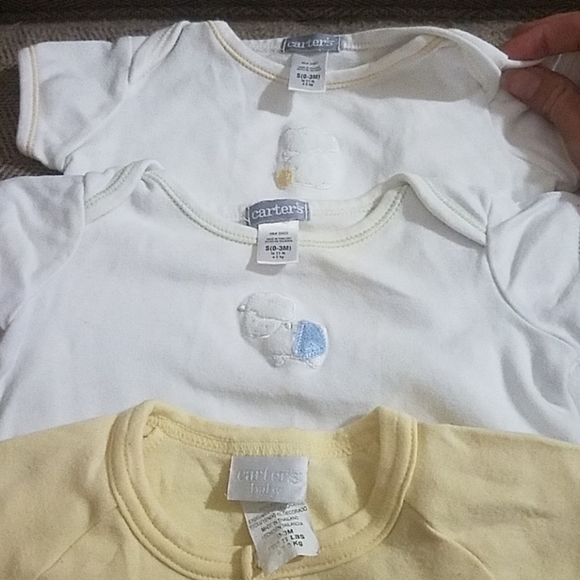 🏖Carter's 0-3mo baby onesies - Picture 2 of 4